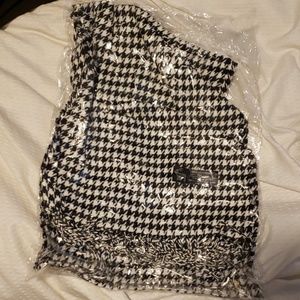 SOLD Houndstooth Scarf BRAND NEW